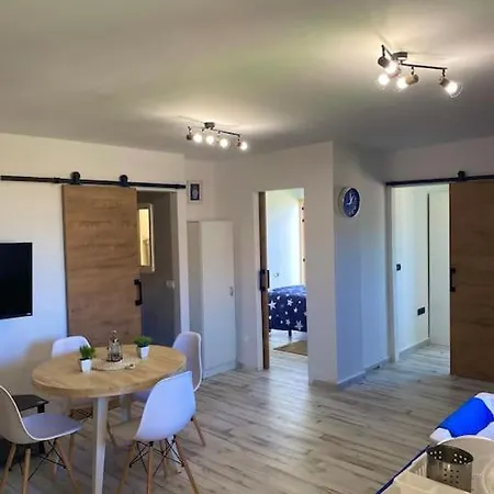 아파트 Modern Duplex Penthouse *